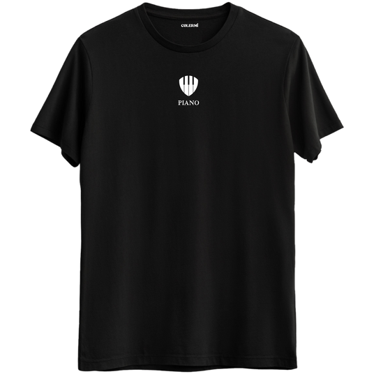 Müziğin zarafetini taşıyan minimal piyano baskılı siyah Bisiklet Yaka T-Shirt.