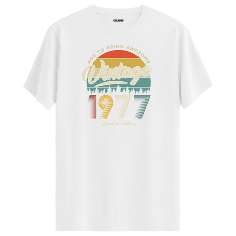 1977 Nostalgia Vintage T-Shirt - Retro Sunset Design with Nature Graphics