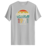 1971 Nostalgia Vintage T-Shirt - Retro Design & Iconic 70s Style