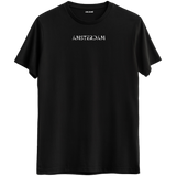 Amsterdam şehrinin özgün ruhunu yansıtan minimal yazılı siyah Bisiklet Yaka T-Shirt.