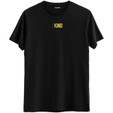 Be Kind yazı tasarımıyla nazik olmayı hatırlatan siyah Bisiklet Yaka T-Shirt.