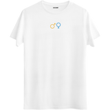 Uyum ve dengeyi yansıtan beyaz Minimal Baskılı T-Shirt.