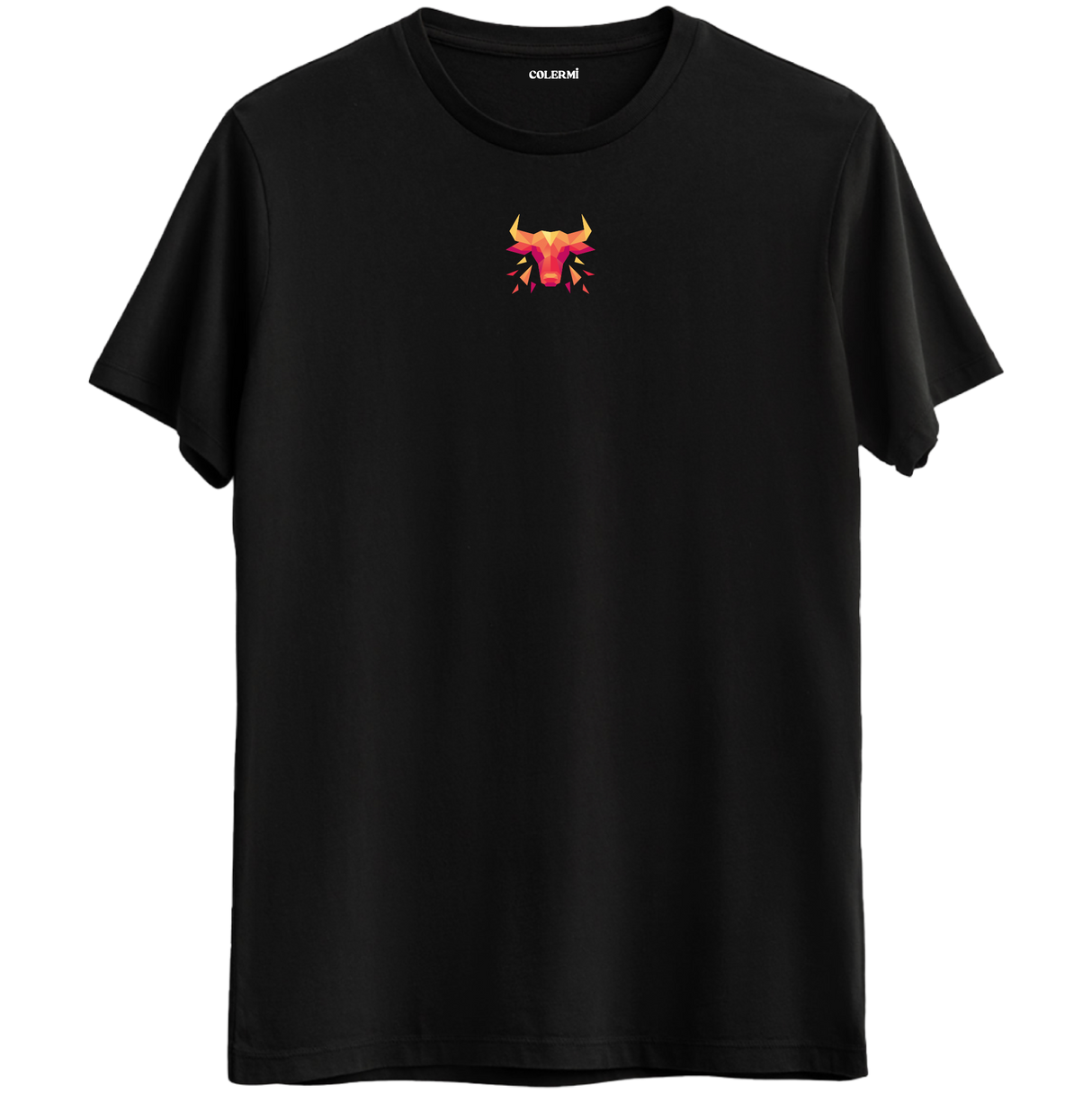 Güçlü ve kararlı bir boğa figürünü yansıtan geometrik tasarımlı Bisiklet Yaka T-Shirt.