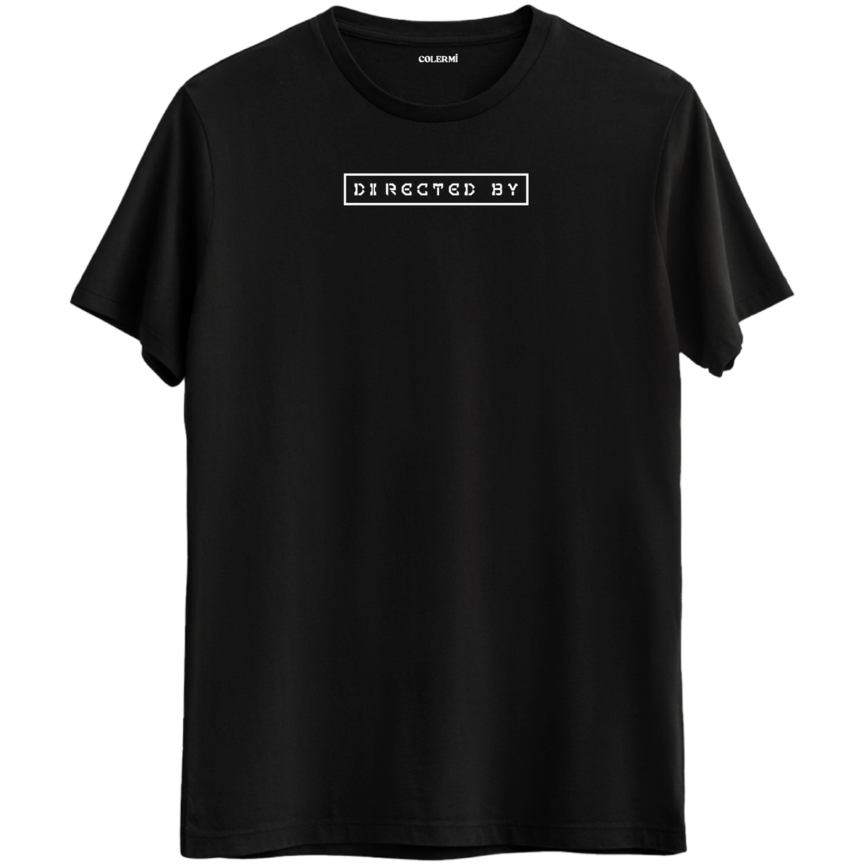 Kendi hikâyesini yazanlar için tasarlanmış "Directed By" baskılı siyah Bisiklet Yaka T-Shirt.