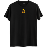 Gizemin ve cool tarzın birleştiği minimal kapüşonlu karakter baskılı siyah Bisiklet Yaka T-Shirt.