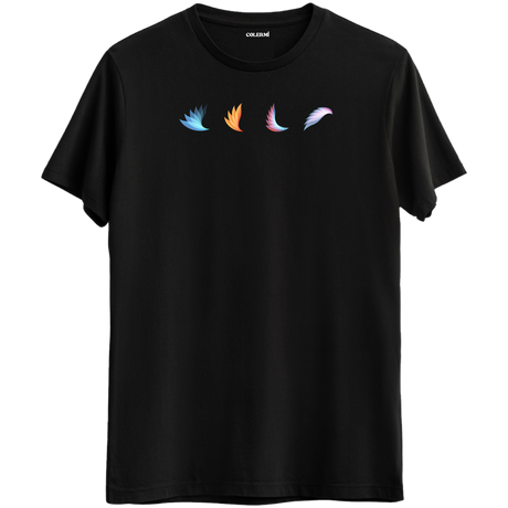 Özgürlüğün ve gelişimin sembolü olan minimal kanat baskılı siyah Bisiklet Yaka T-Shirt.
