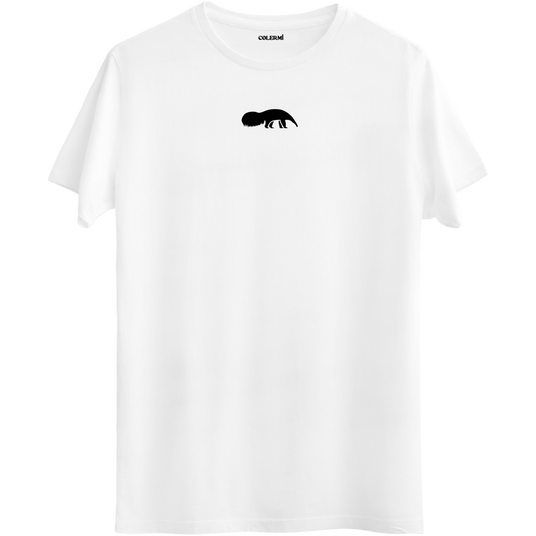 Minimal ve zarif tasarımıyla karınca yiyen baskılı beyaz Bisiklet Yaka T-Shirt, doğanın gizemli gücünü yansıtır.