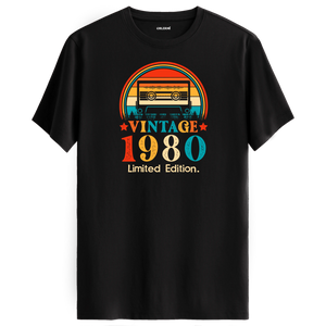 Classic Fit Vintage Tee