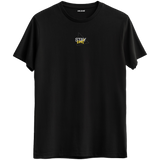 Stay Cool yazılı minimalist tasarım, sakin ve kendinden emin bir duruşu temsil eden Bisiklet Yaka T-Shirt.