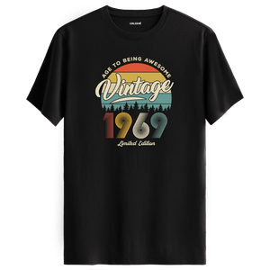 Classic Fit Vintage Tee